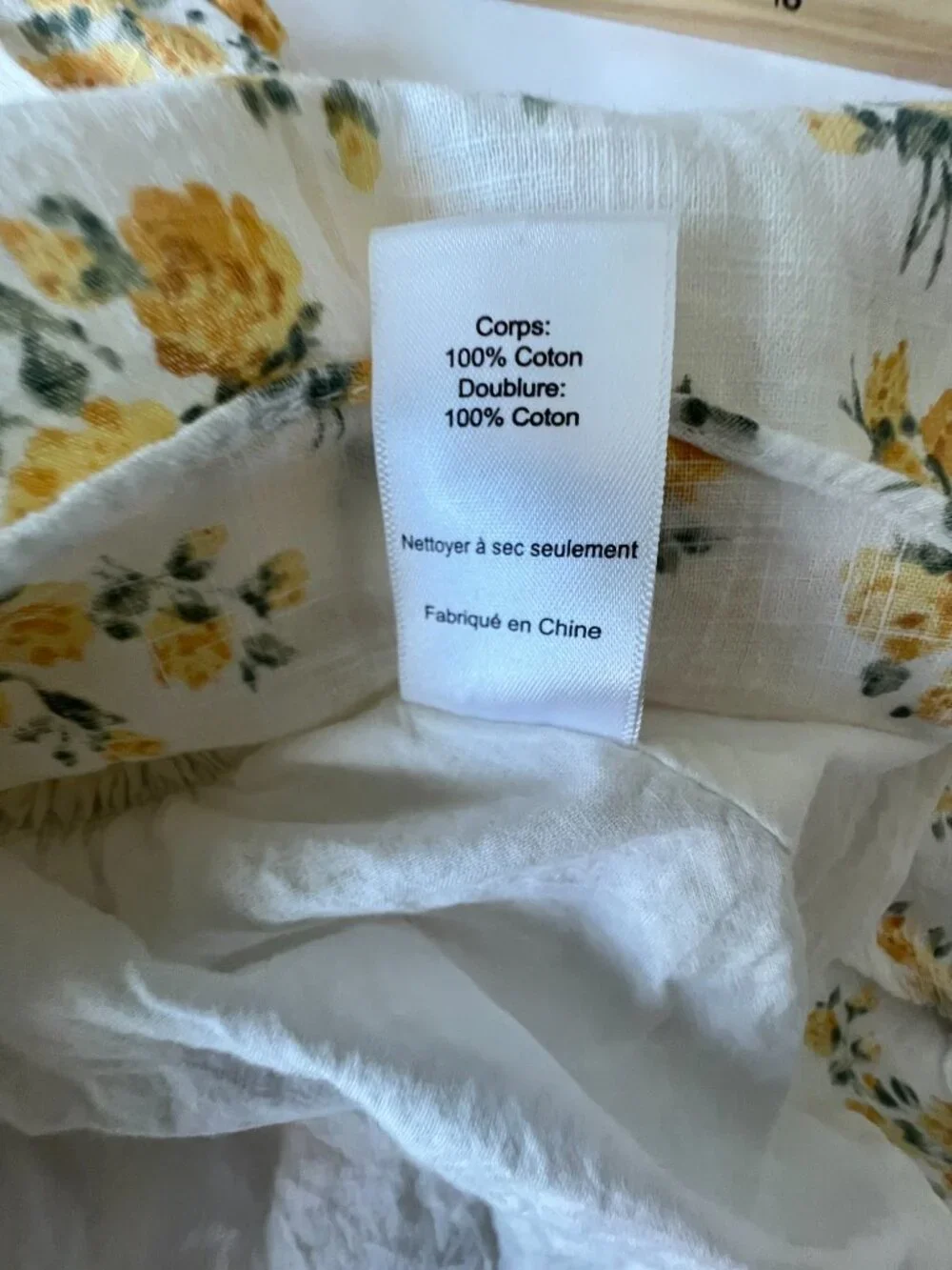 100% Cotton ASTR The Label Vendetti Floral Top Sz Large Cutout Back Puff Sleeves